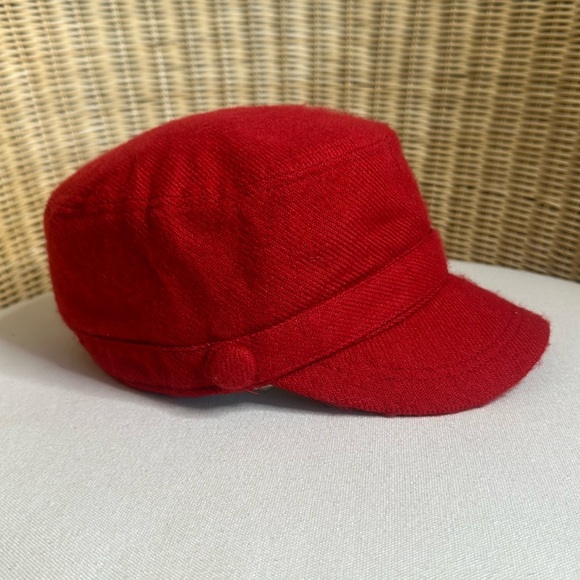 Adorable NWOT Angela & William Red News Boy Hat & Matching Scarf - Picture 6 of 12